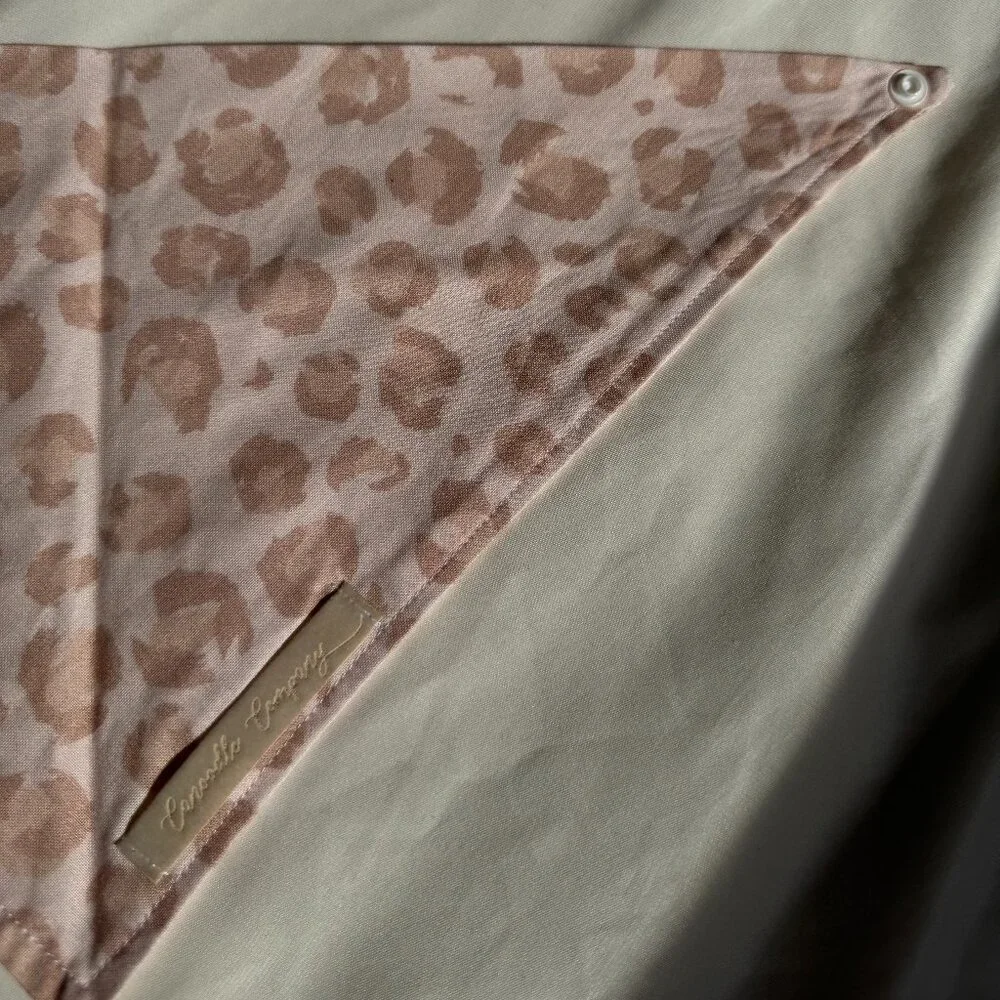 EUC, Canoodle Leopard Pattern Dog Bandana, Pink, Size M